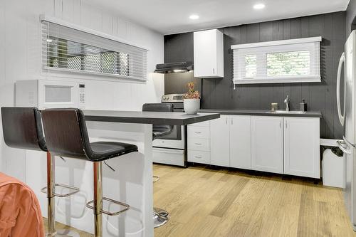 Cuisine - 690 Ch. Notre-Dame, Sainte-Adèle, QC - Indoor Photo Showing Kitchen