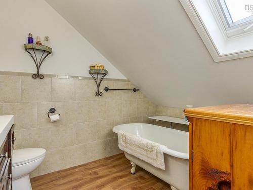 18665 Highway 103, Middlewood, NS 