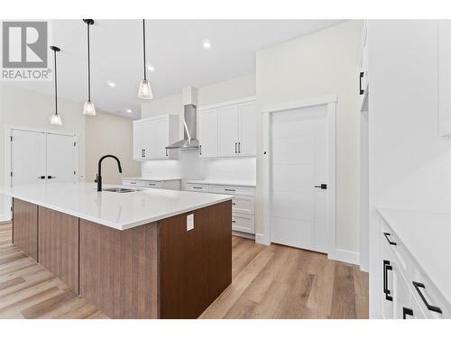 231 20 Street Ne Unit# 1, Salmon Arm, BC - Indoor Photo Showing Kitchen With Upgraded Kitchen