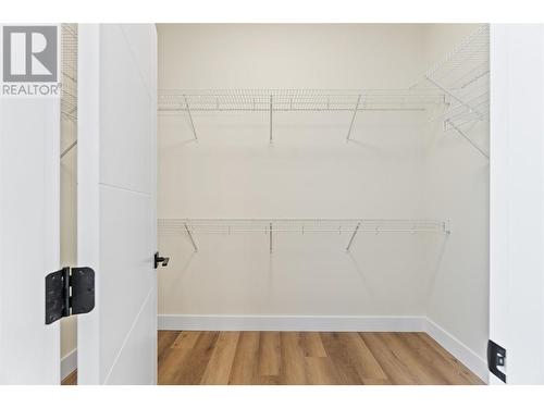 231 20 Street Ne Unit# 1, Salmon Arm, BC - Indoor With Storage