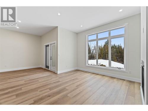 231 20 Street Ne Unit# 1, Salmon Arm, BC - Indoor Photo Showing Other Room