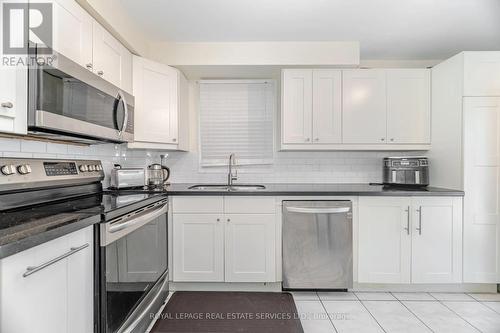 3245 Aubrey Road, Mississauga, ON - Indoor Photo Showing Kitchen With Double Sink
