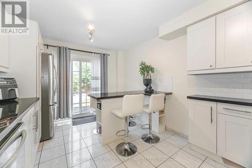 3245 Aubrey Road, Mississauga, ON - Indoor Photo Showing Kitchen