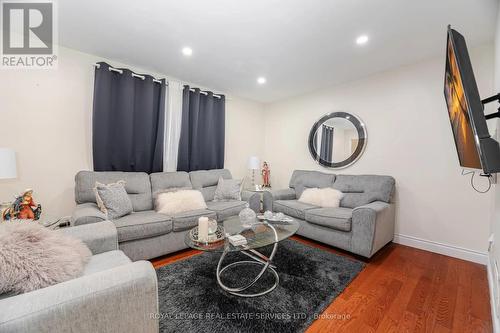 3245 Aubrey Road, Mississauga, ON - Indoor Photo Showing Living Room