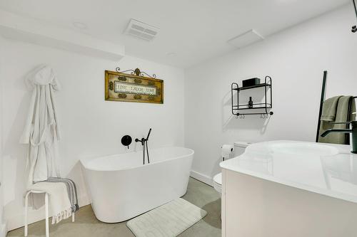 Salle de bains - 1515 Rue De La Vallée, Sainte-Adèle, QC - Indoor Photo Showing Bathroom