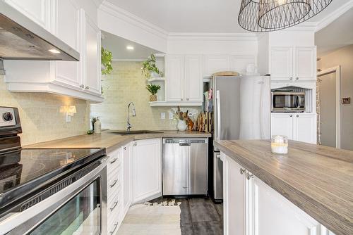 Cuisine - 9 64E Avenue O., Saint-Paul-De-L'Île-Aux-Noix, QC - Indoor Photo Showing Kitchen With Upgraded Kitchen