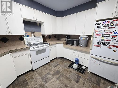 324 Norreys Street, Drake, SK - Indoor Photo Showing Kitchen