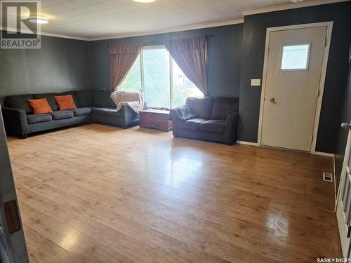 324 Norreys Street, Drake, SK - Indoor Photo Showing Living Room