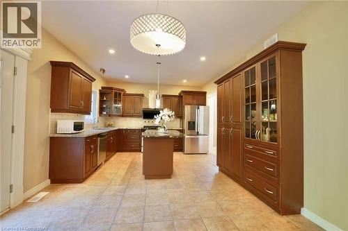 872 Creekside Drive, Waterloo, ON - Indoor Photo Showing Kitchen