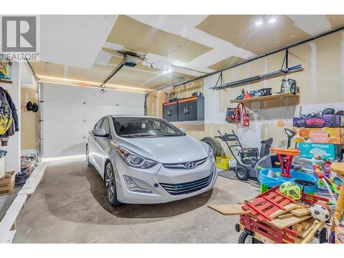3132 Woodsdale Road, Lake Country, BC - Indoor Photo Showing Garage