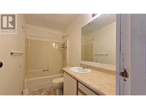 44 Whiteshield S Crescent Unit# 211, Kamloops, BC - Indoor Photo Showing Bathroom
