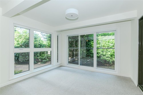 201-1875 Lansdowne Rd, Saanich, BC - Indoor Photo Showing Other Room