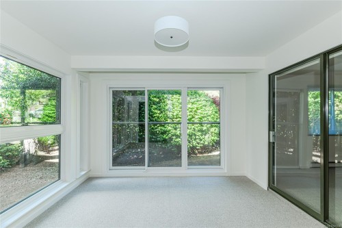 201-1875 Lansdowne Rd, Saanich, BC - Indoor Photo Showing Other Room