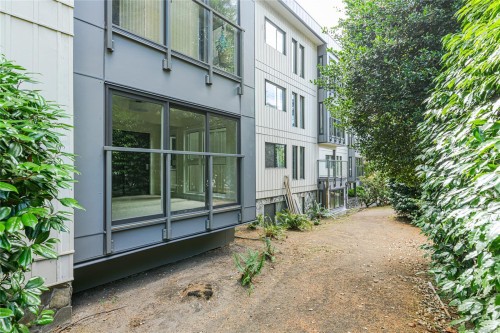 201-1875 Lansdowne Rd, Saanich, BC - Outdoor With Exterior