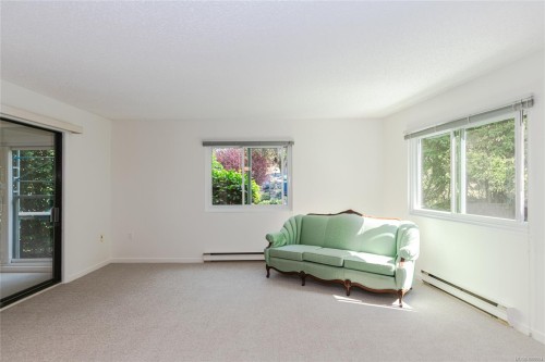 201-1875 Lansdowne Rd, Saanich, BC - Indoor
