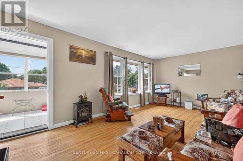 2nd Floor Family Room - 204 Burnside Drive, London East (East I), ON - Indoor Photo Showing Living Room