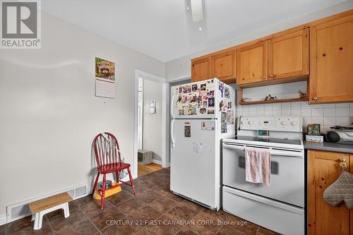 204 Burnside Drive, London East (East I), ON - Indoor Photo Showing Kitchen