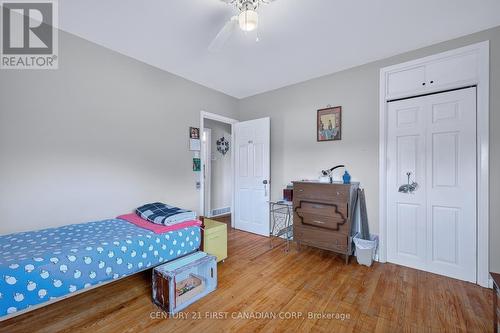 204 Burnside Drive, London East (East I), ON - Indoor Photo Showing Bedroom