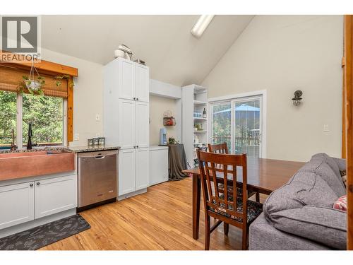Main floor living - 322 Northern View Drive, Vernon, BC - Indoor Photo Showing Dining Room