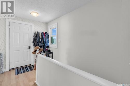 211 6Th Avenue W, Gravelbourg, SK - Indoor Photo Showing Other Room