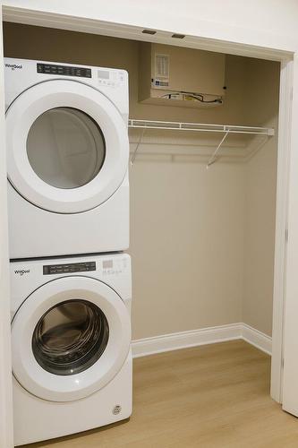 Laundry room - 224-37 Boul. Brunswick, Dollard-Des-Ormeaux, QC - Indoor Photo Showing Laundry Room