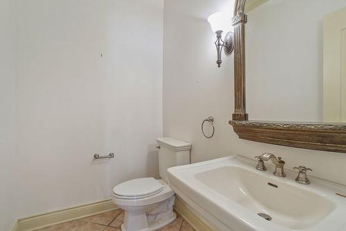 Powder room - 5 Av. Stewart, Pointe-Claire, QC - Indoor Photo Showing Bathroom