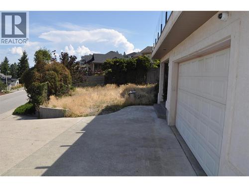 391 Stellar Drive, Kelowna, BC - Outdoor