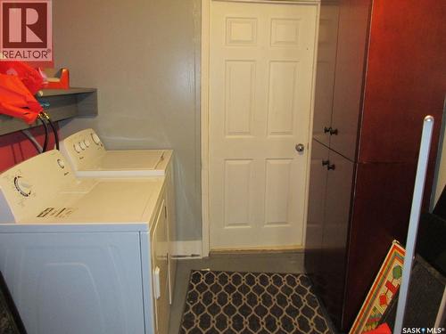 900 1St Street W, Nipawin, SK - Indoor Photo Showing Laundry Room