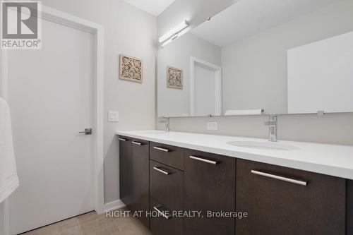 main washroom second floor - 159 Rockmelon Street, Ottawa, ON - Indoor Photo Showing Bathroom