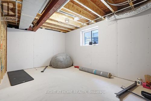 potential to make a 5th bedroom - 159 Rockmelon Street, Ottawa, ON - Indoor