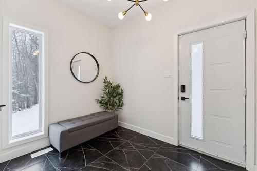 Hall d'entrée/Vestibule - 68 Ch. Réthier, Val-Des-Monts, QC - Indoor Photo Showing Other Room