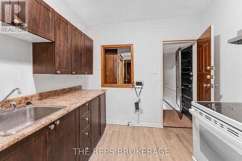 322 Waverley Street, Ottawa, ON - Indoor Photo Showing Kitchen