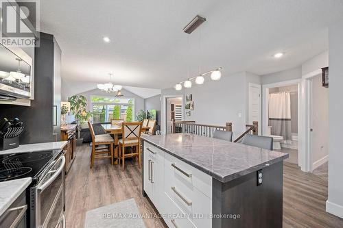 380 Tansbury Street, London North (North E), ON - Indoor Photo Showing Kitchen With Upgraded Kitchen