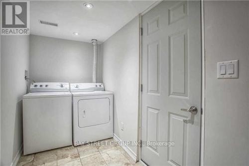1011 Janette Street, Newmarket, ON - Indoor Photo Showing Laundry Room
