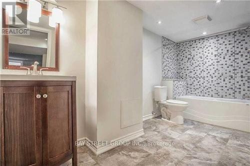 1011 Janette Street, Newmarket, ON - Indoor Photo Showing Bathroom