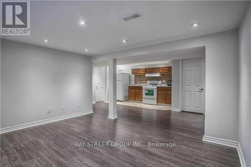 1011 Janette Street, Newmarket, ON - Indoor