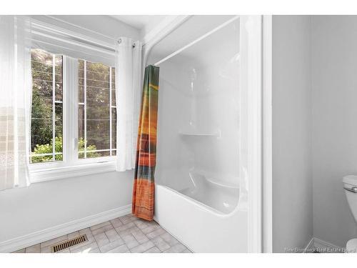 10 Cedar St, Miramichi, NB 