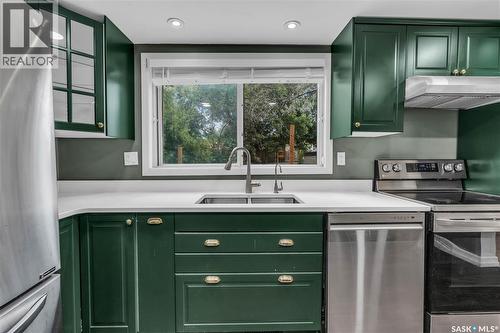 2643 Kliman Crescent, Regina, SK - Indoor Photo Showing Kitchen With Double Sink
