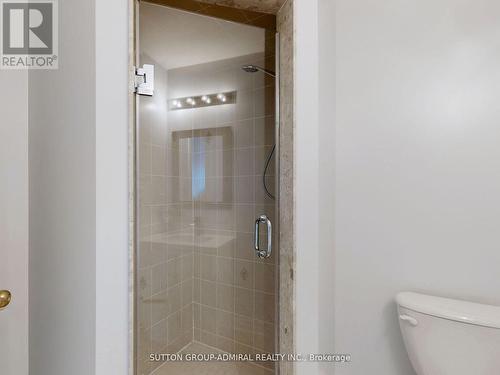 25 D'Eva Drive, Vaughan, ON - Indoor Photo Showing Bathroom