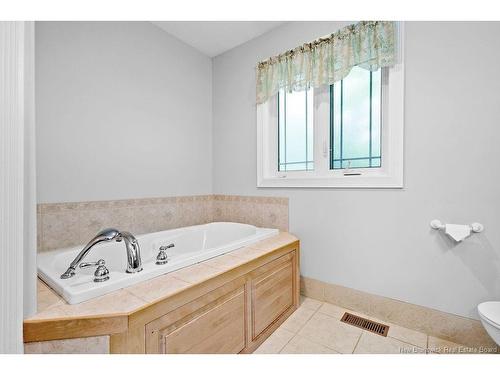 10 Cedar St, Miramichi, NB 