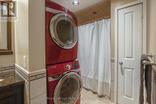 113 Concession 17 Road W, Tiny, ON - Indoor Photo Showing Laundry Room