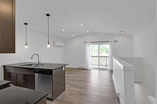 225 Rutland St, Winnipeg, MB 