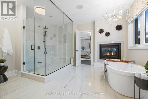 2338 Hyacinth Crescent, Oakville, ON - Indoor Photo Showing Bathroom