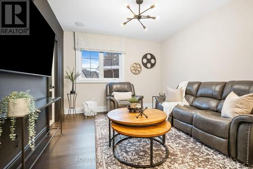 2338 Hyacinth Crescent, Oakville, ON - Indoor Photo Showing Living Room