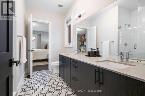 2338 Hyacinth Crescent, Oakville, ON - Indoor Photo Showing Bathroom