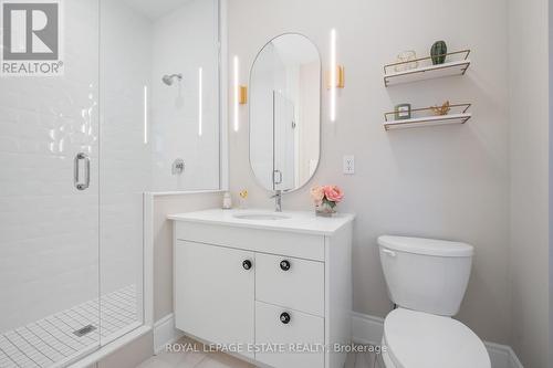 2338 Hyacinth Crescent, Oakville, ON - Indoor Photo Showing Bathroom
