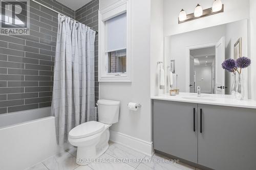 2338 Hyacinth Crescent, Oakville, ON - Indoor Photo Showing Bathroom