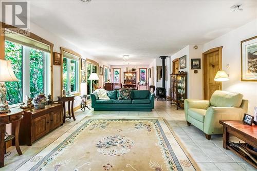 80 Steven Street, Gore Bay, ON - Indoor Photo Showing Living Room