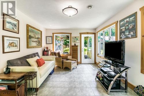 80 Steven Street, Gore Bay, ON - Indoor Photo Showing Living Room