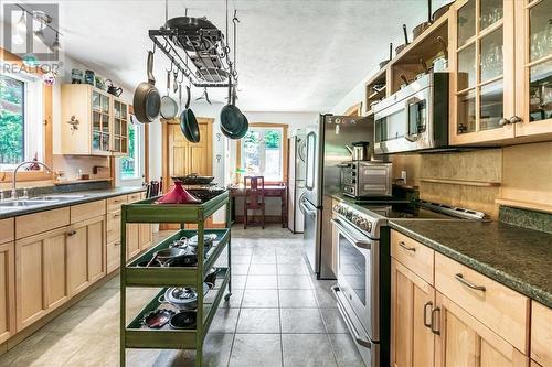 80 Steven Street, Gore Bay, ON - Indoor Photo Showing Kitchen